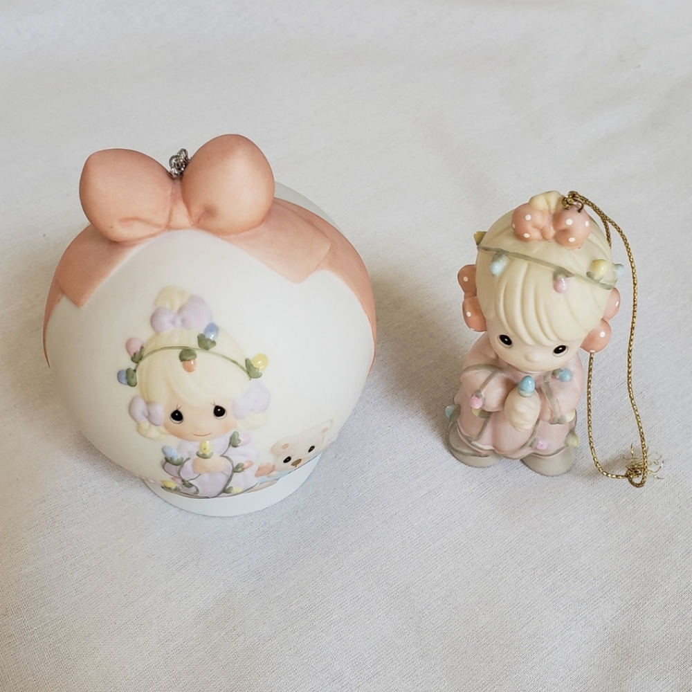 Precious Moments Holiday Ornaments Vintage w/bonus miniatures
